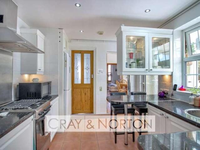House for sale in London Borough of Croydon, Selhurst