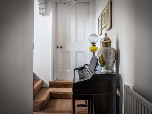 House for sale in The Butts, Kent