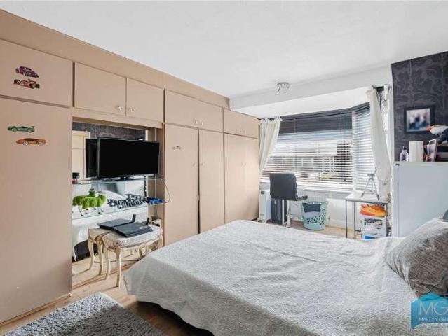 House for sale in New Barnet, Greater London