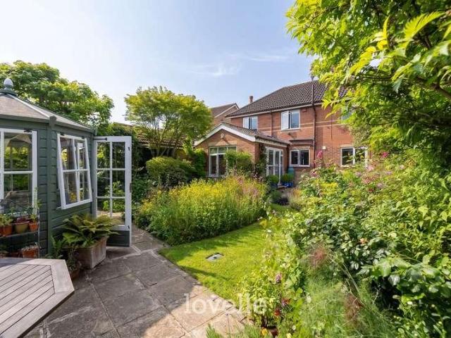 House for sale in Healing, North East Lincolnshire