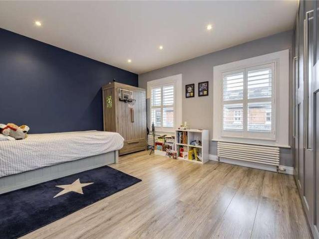 House for sale in Weybridge, Elmbridge