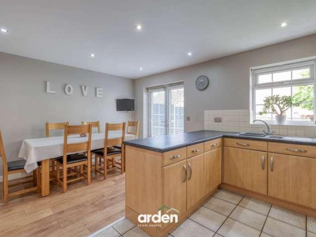 House for sale in Shirley, West Midlands