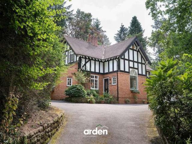 House for sale in Bromsgrove, Worcestershire