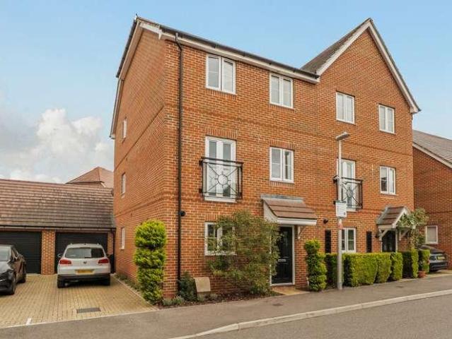House for sale in Emmbrook, Wokingham