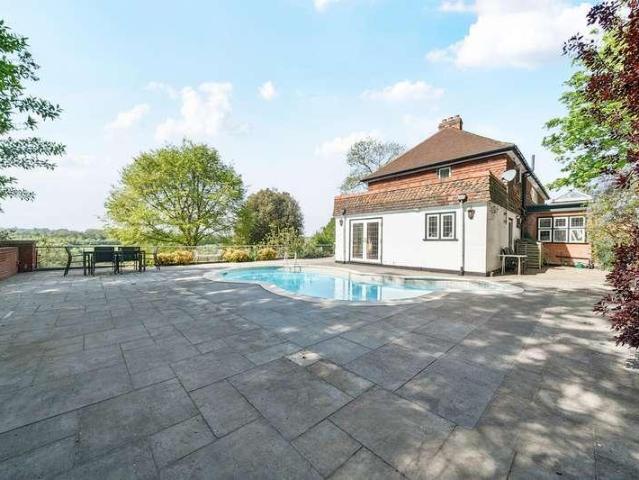 House for sale in Greater London