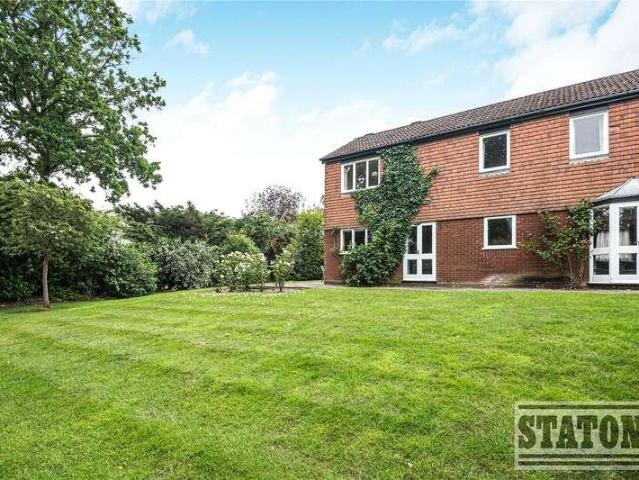 House for sale in Elstree and Borehamwood, Borehamwood