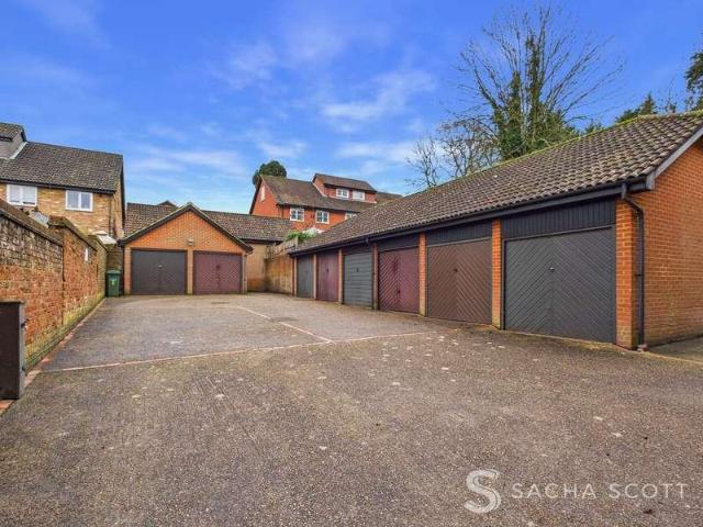 House for sale in Nork, Red Hill