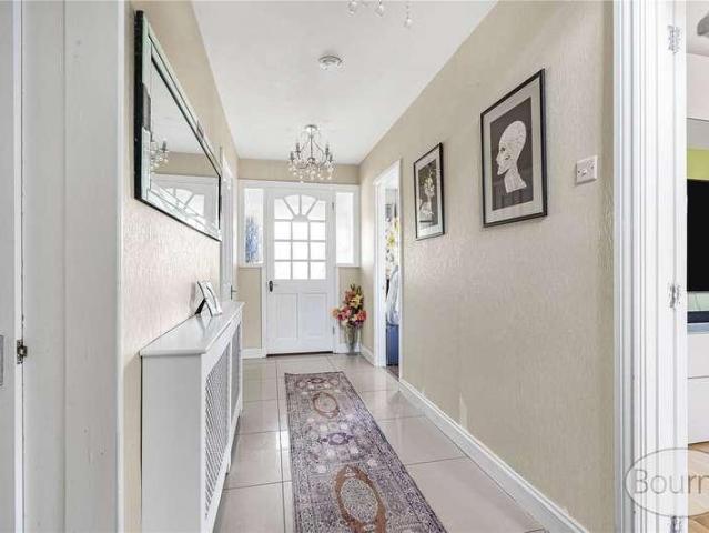 House for sale in Christmaspie, Guildford