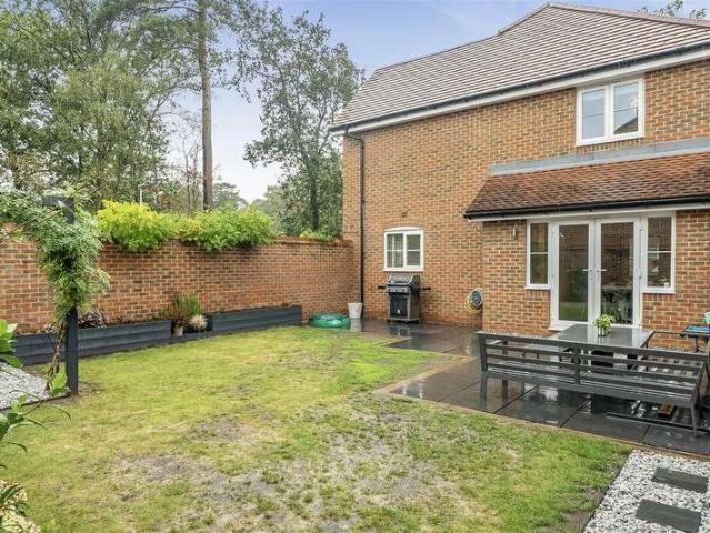 House for sale in Oakham Park