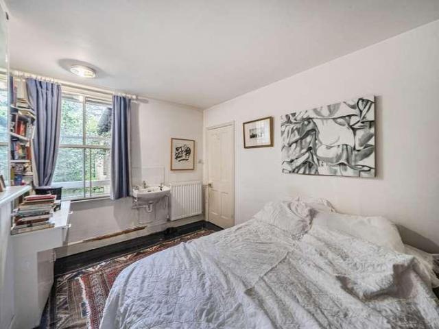 House for sale in The Slade, Oxfordshire