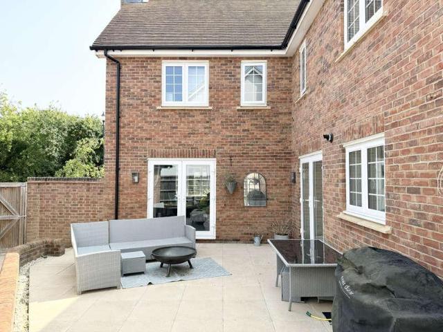 House for sale in Pitstone