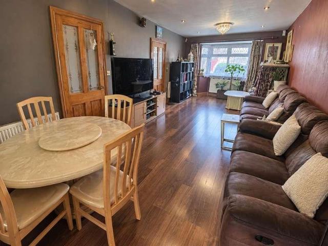 House for sale in Wood End, Greater London