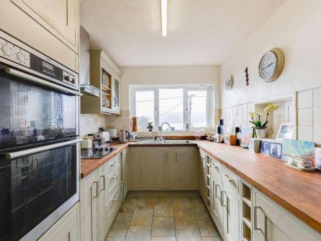 House for sale in Ogmore-by-sea, Wales