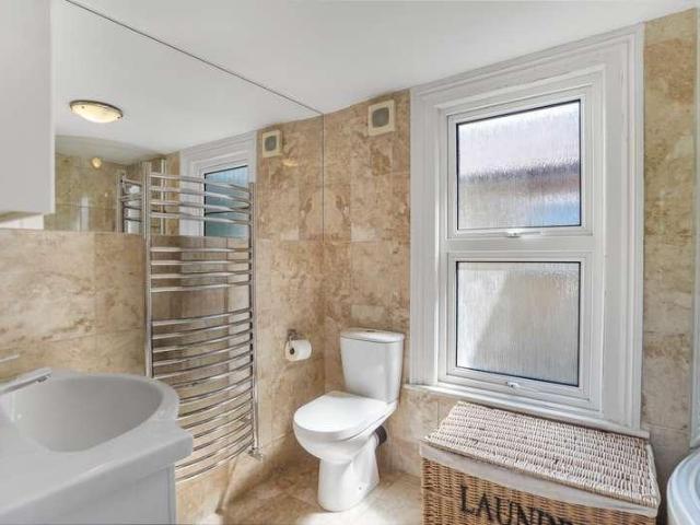 House for sale in London Borough of Lewisham, Forest Hill