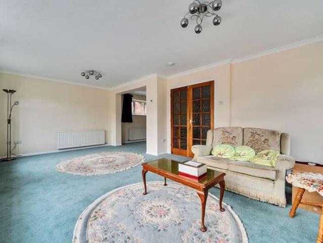 House for sale in Holyport, Bray
