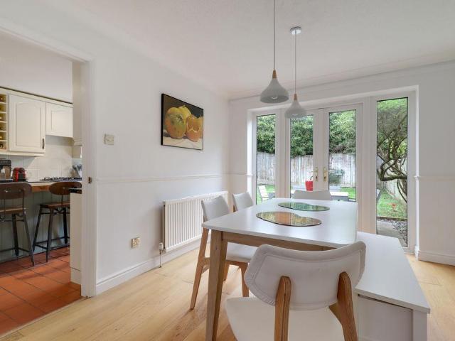 House for sale in Heol-las, Surrey