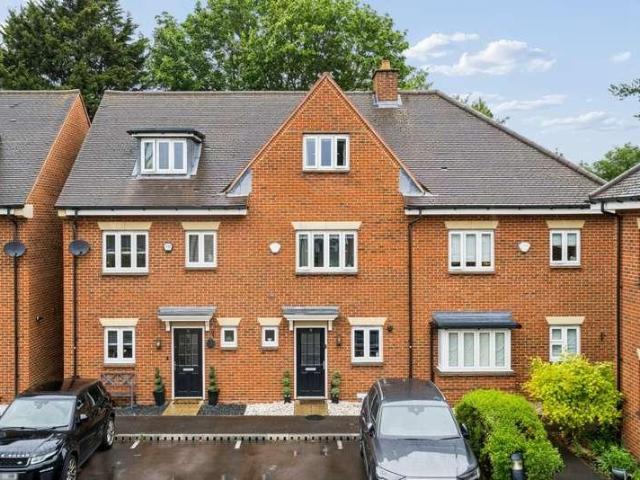 House for sale in Swallow, Buckinghamshire