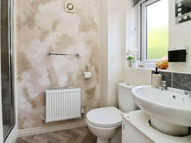 House for sale in Heathfield, Bromborough