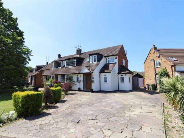 House for sale in Elstree and Borehamwood, Borehamwood