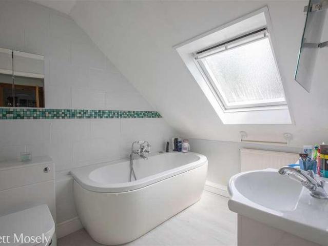 House for sale in Hillview, Surrey