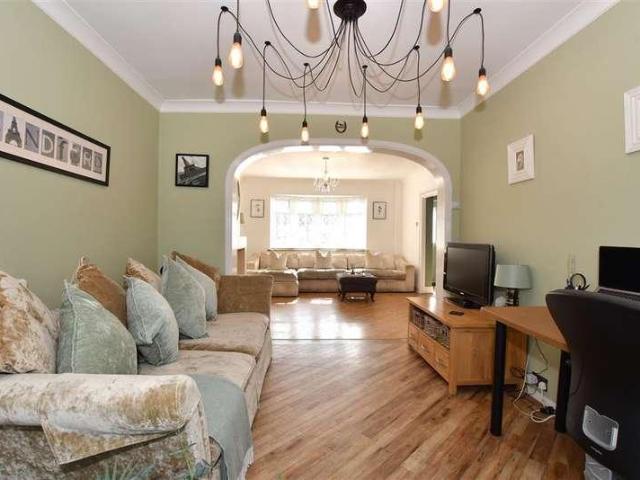 House for sale in Pot Kilns, Greater London