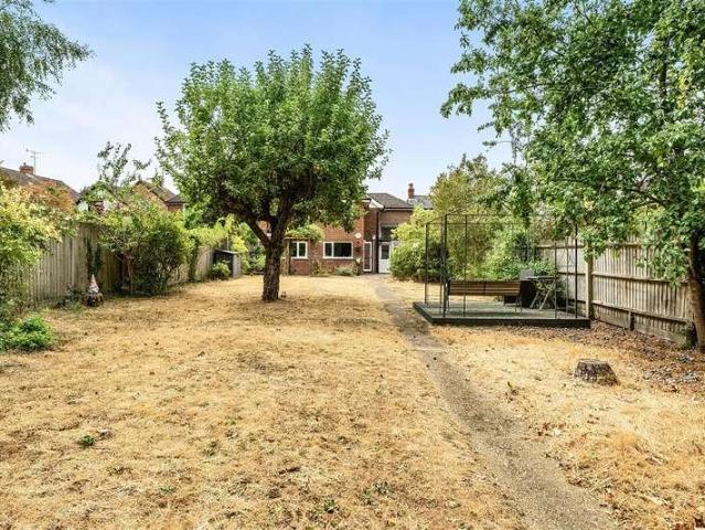 House for sale in Crowthorne