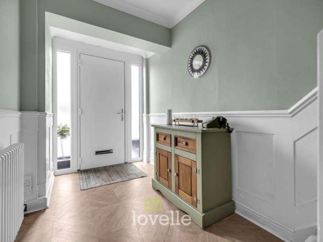 House for sale in New Waltham