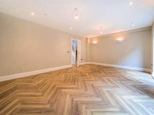 House for sale in Shepherd's Bush, Greater London