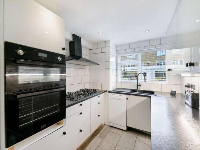 House for sale in Red Hill, Surrey