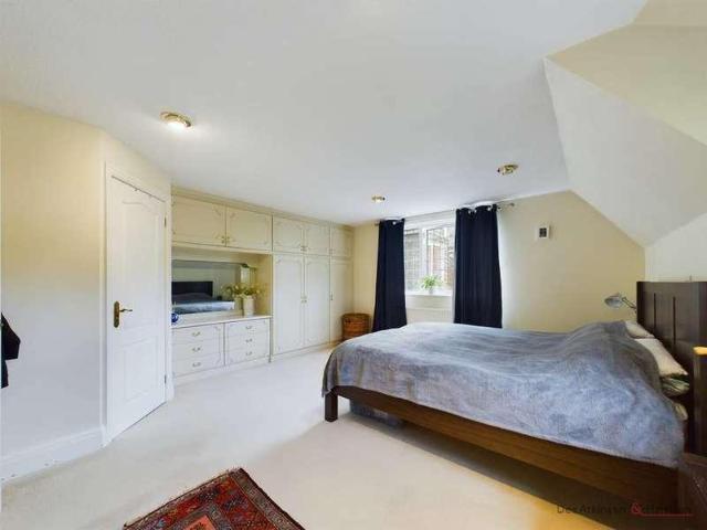 House for sale in Leconfield