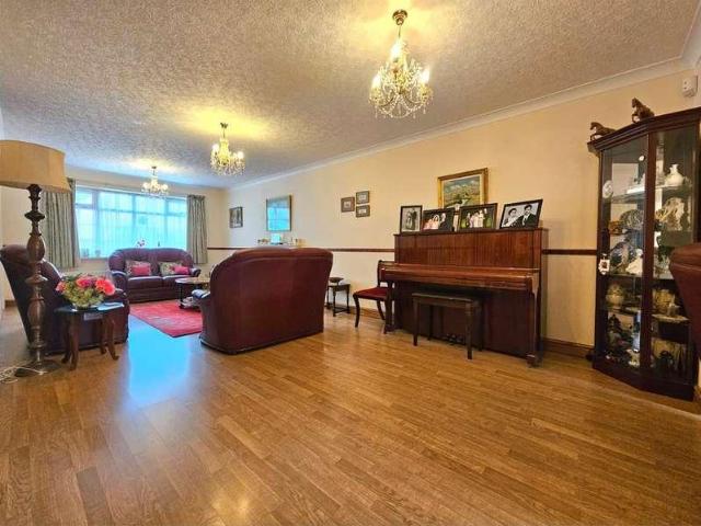 House for sale in Solihull, Elmdon Heath