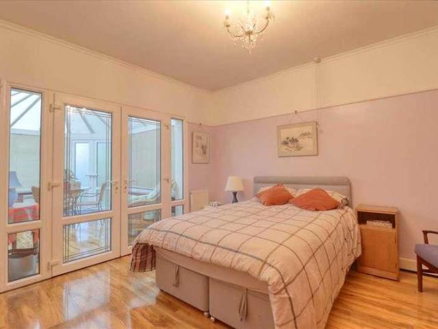 House for sale in Holland-on-Sea, Dale Hill