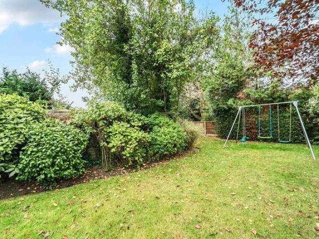 House for sale in Little Stanmore, Greater London