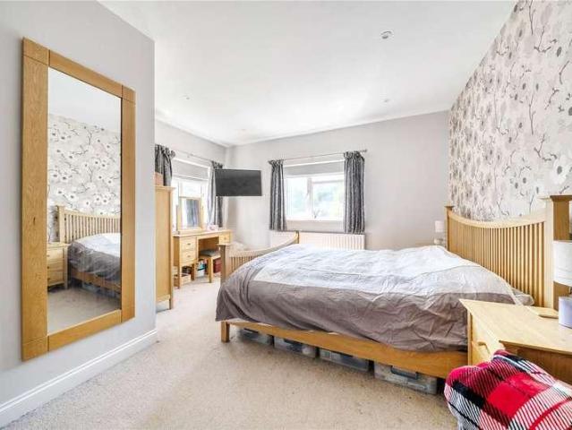 House for sale in North Bourne, Heol-las