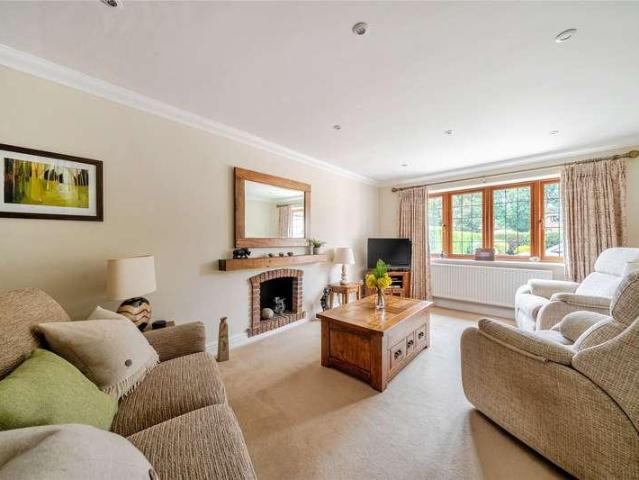 House for sale in Heol-las, Surrey