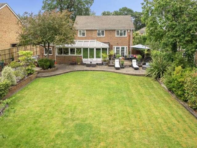 House for sale in Clewer Green, Windsor