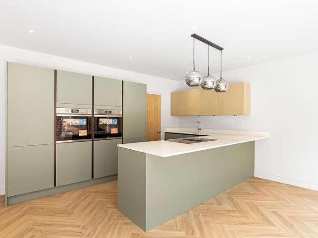 House for sale in London Borough of Croydon, Purley