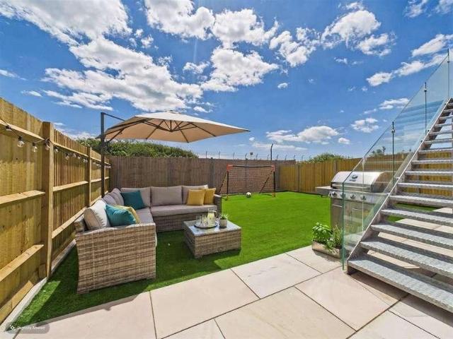 House for sale in Bulverhythe, Guestling Green