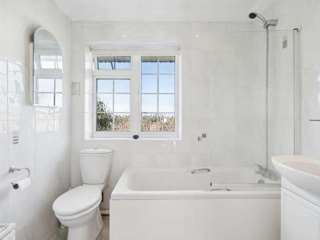 House for sale in Chalfont St. Peter, Denham