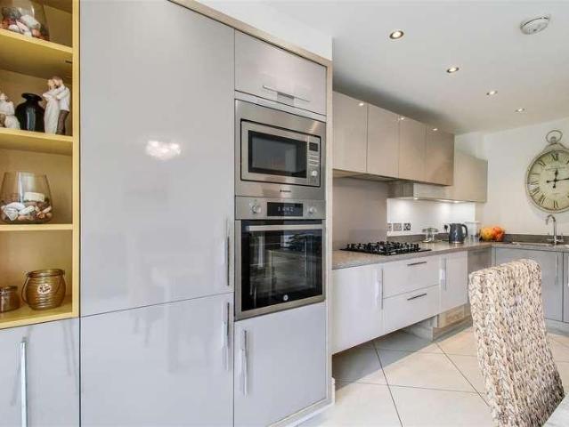 House for sale in Pinders Heath, West Yorkshire