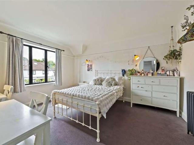 House for sale in Teddington, Hampton Wick