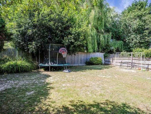 House for sale in Hillview, Surrey