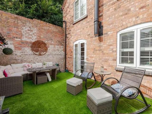 House for sale in Bromsgrove, Worcestershire