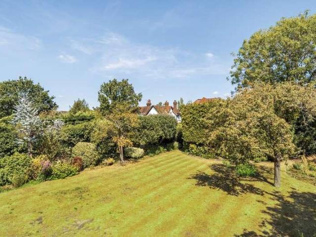 House for sale in Gerrards Cross, Tatling End