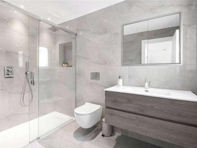 House for sale in East Barnet, Greater London