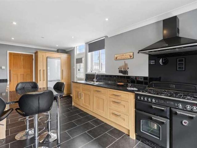 House for sale in Hampton, The Bridge