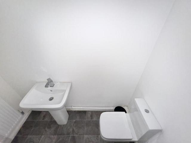 House for sale in Blacker Hill, South Yorkshire