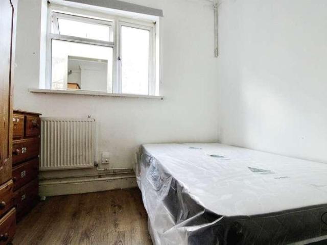 House for sale in Penylan, Falcon Lodge