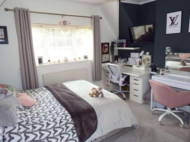 House for sale in Old Town, Shephall