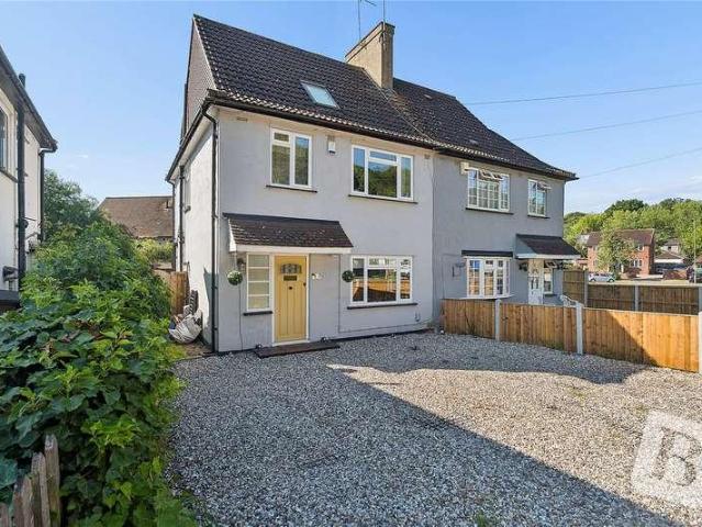 House for sale in Hutton Mount, Navestock Side